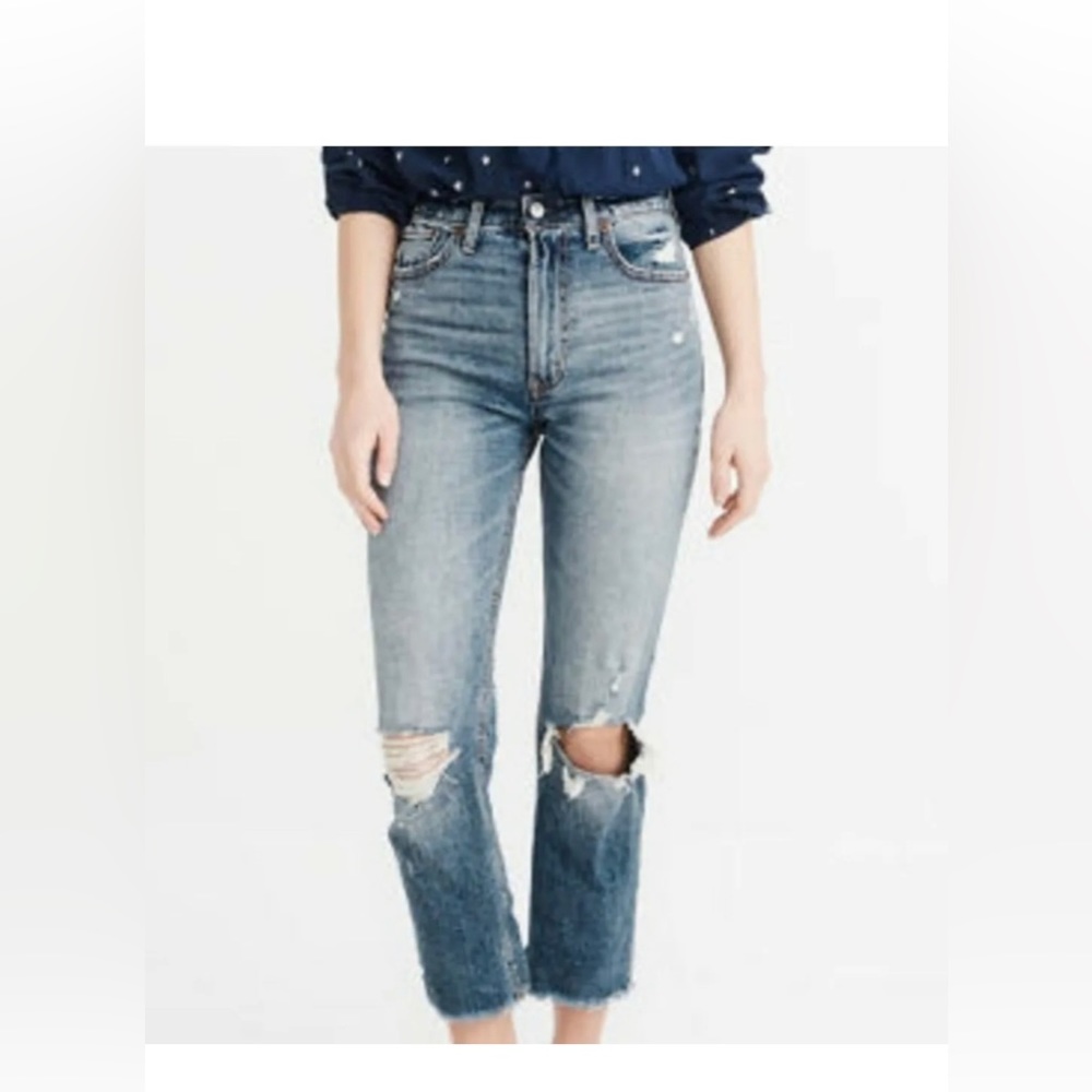 Abercrombie & Fitch Zoe Natural Rise Ankle Straight Distressed Raw Hem …